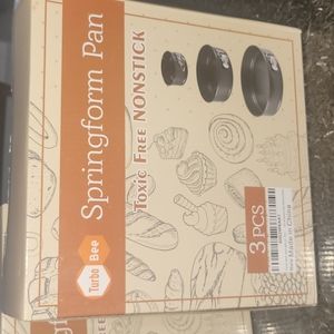Turbo Bee Springform Pan Sets, black, three different size pans in each set